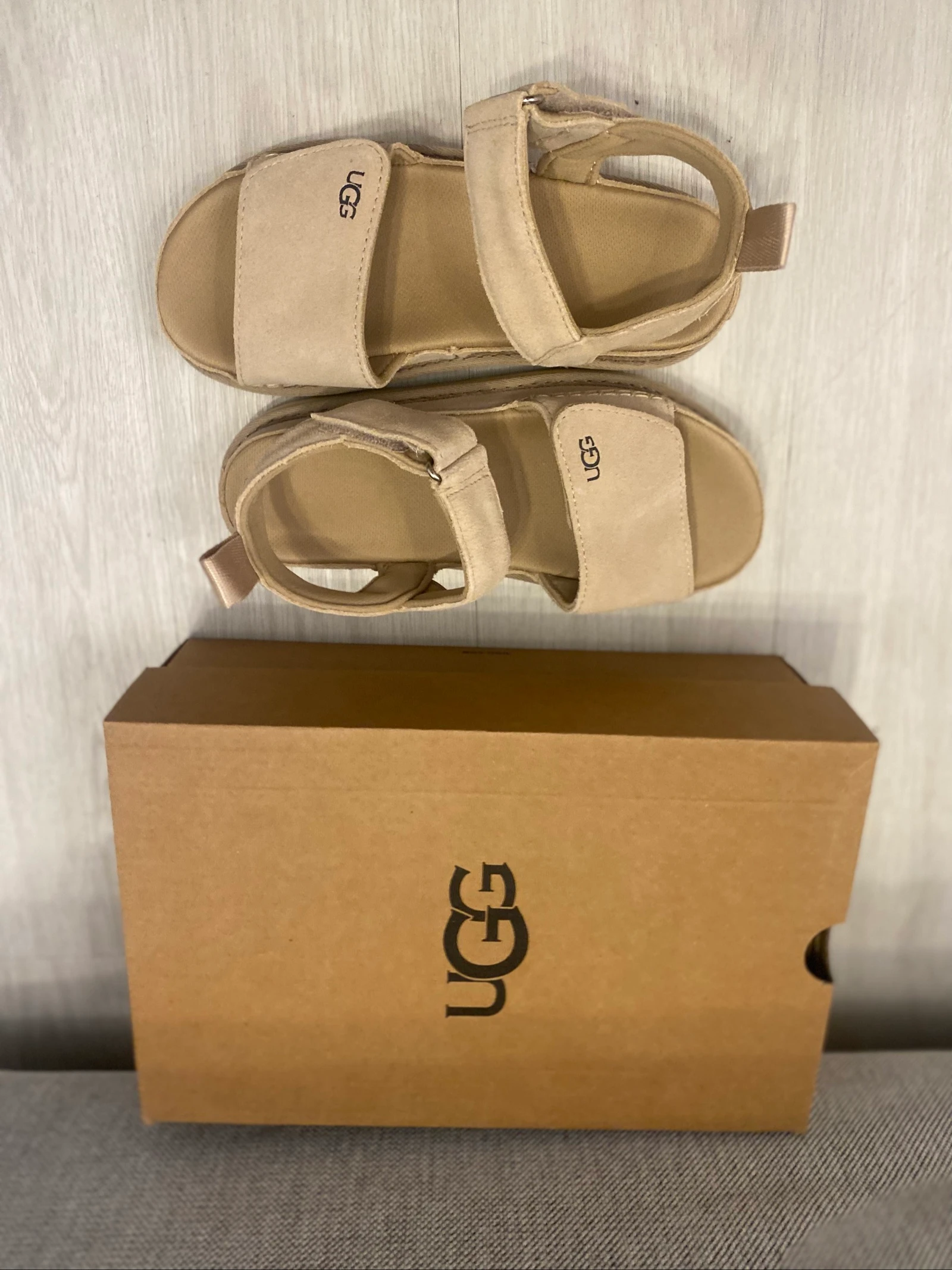 Beige UGG GoldenStar Sandals Size 36 – photo 5